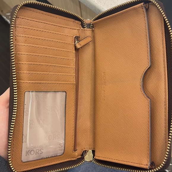 Michael Kors Crossbody Purse and Wallet - Picture 16 of 16